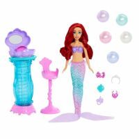 Mattel Disney Princess Schminkmuschel Meerjungfrau-Arielle-Modepuppe & Schminktisch mit 5 Pop-up-Übe